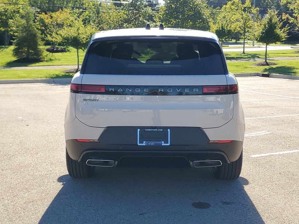 New 2027 Land Rover Range Rover Sport SE AWD/4WD image 5