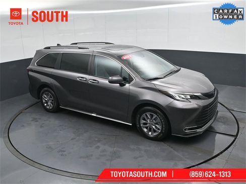 Used 2023 Toyota Sienna XLE image 55