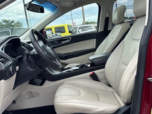 Used 2018 Ford Edge Titanium w/ Equipment Group 301A AWD/4WD image 17