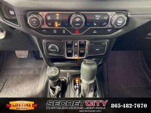 New 2026 Jeep Gladiator Sport image 25