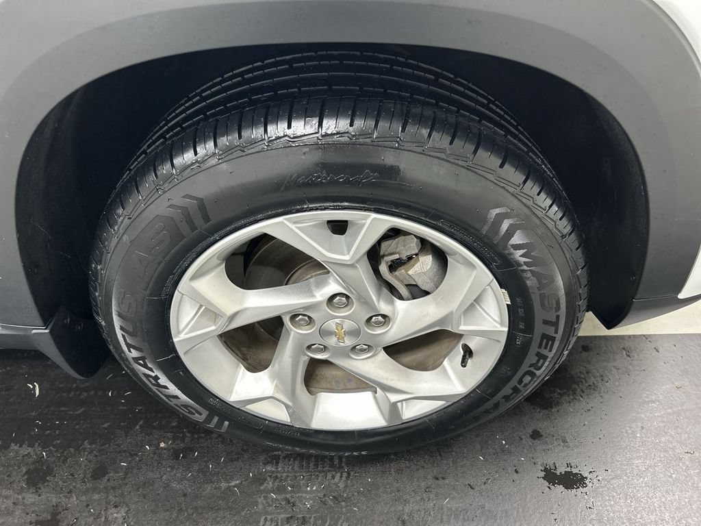 Used 2024 Chevrolet Trax LS w/ LS Convenience Package FWD image 8