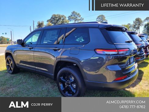 New 2025 Jeep Grand Cherokee L Altitude AWD/4WD image 10