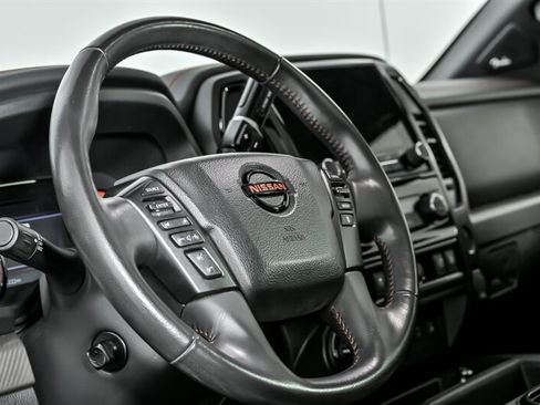 Used 2021 Nissan Titan PRO-4X w/ Pro-4x Convenience Package image 23