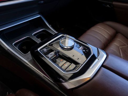Used 2023 BMW 740i w/ Parking Assistance Package RWD image 18