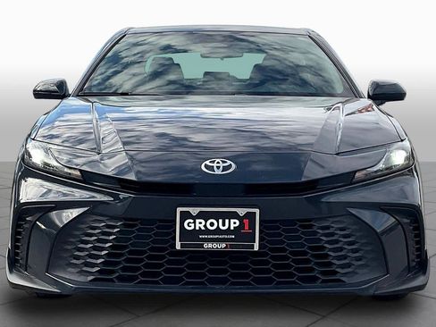 Used 2025 Toyota Camry SE FWD image 4