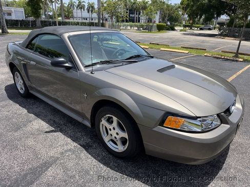 Used 2002 Ford Mustang Convertible RWD image 22