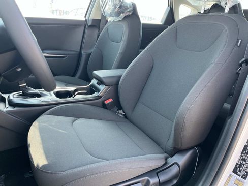 New 2026 Kia K4 FWD image 24