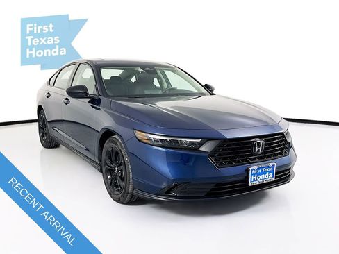 Used 2025 Honda Accord SE image 1