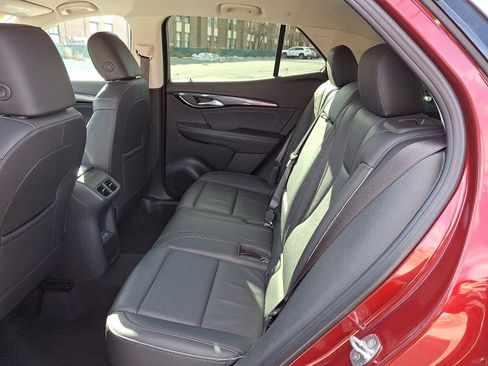 Used 2023 Buick Envision Essence image 8