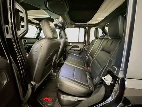 Used 2022 Jeep Wrangler Sahara w/ Cold Weather Group image 28