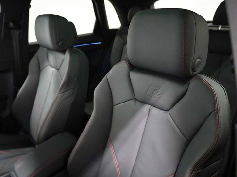 Certified 2025 Audi Q3 2.0T Premium Plus w/ Premium Plus Package image 18