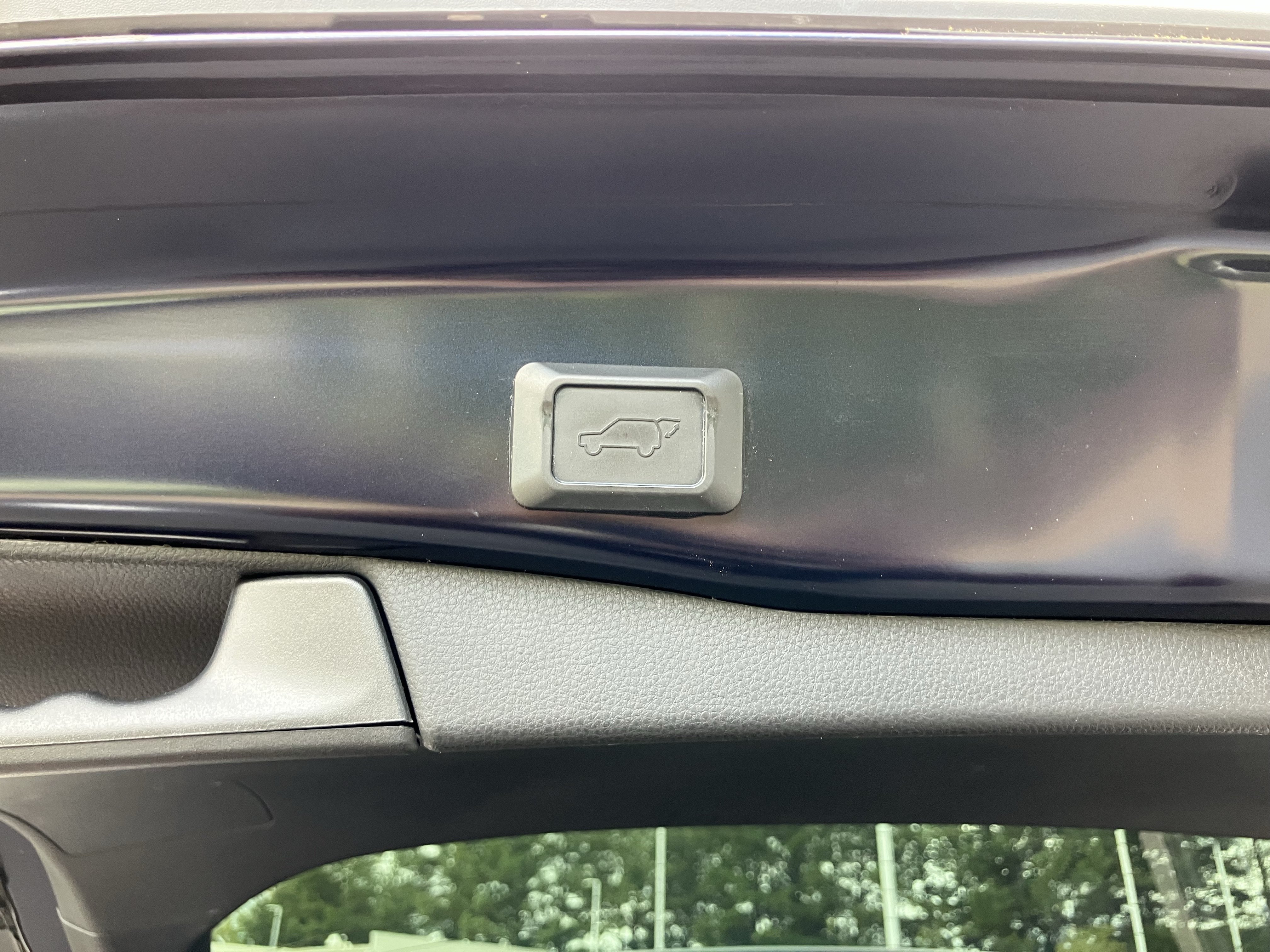 Used 2021 Toyota RAV4 XLE Premium FWD image 34