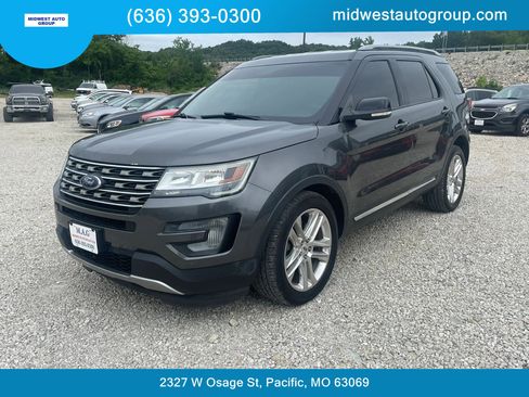 Used 2016 Ford Explorer XLT w/ Equipment Group 202A FWD image 1