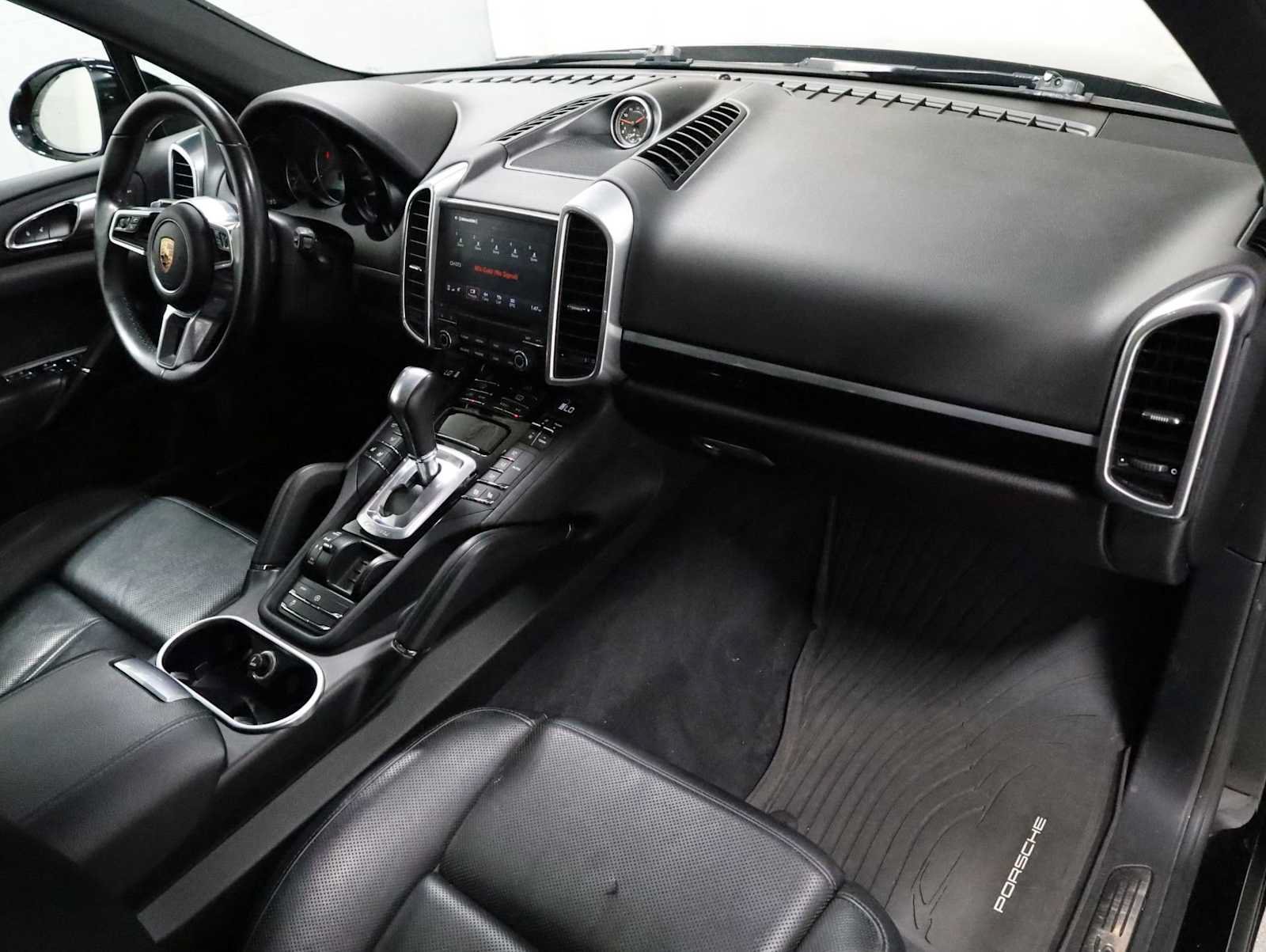 Used 2017 Porsche Cayenne S AWD/4WD image 6