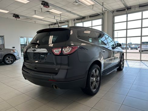 Used 2017 Chevrolet Traverse LT w/ Graphite Special Edition AWD/4WD image 5