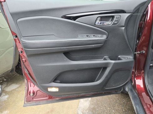 Used 2021 Honda Passport Touring image 12