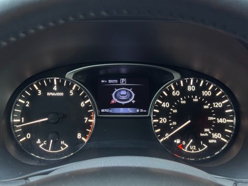 Used 2020 Nissan Pathfinder SL AWD/4WD image 18