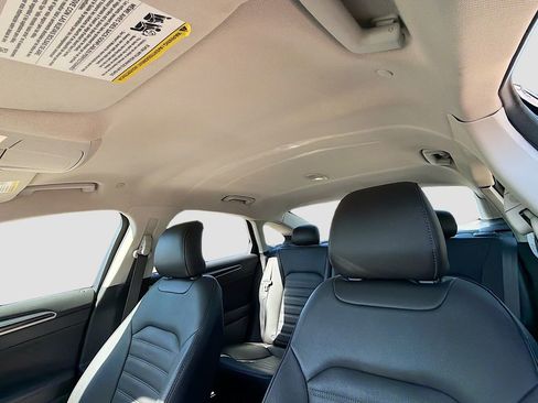 Used 2016 Ford Fusion Energi SE FWD image 22