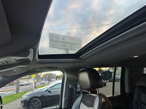 Used 2015 Cadillac Escalade ESV Luxury image 14