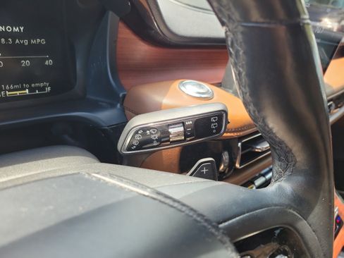 Used 2023 Lincoln Aviator Reserve w/ Equipment Group 201A RWD image 22