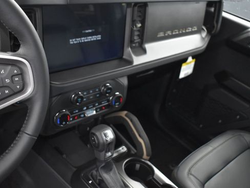 New 2025 Ford Bronco Badlands AWD/4WD image 18