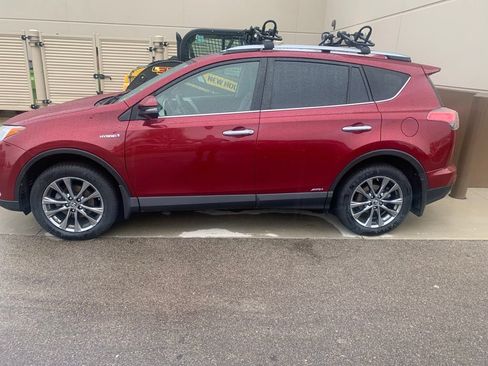 Used 2018 Toyota RAV4 Limited w/ Advanced Technology Package AWD/4WD image 2