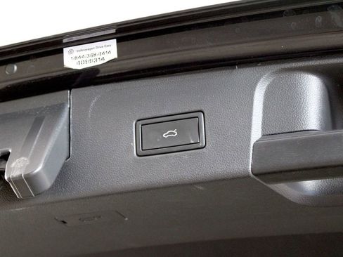 Used 2023 Volkswagen Atlas SE w/ Panoramic Sunroof Package image 31