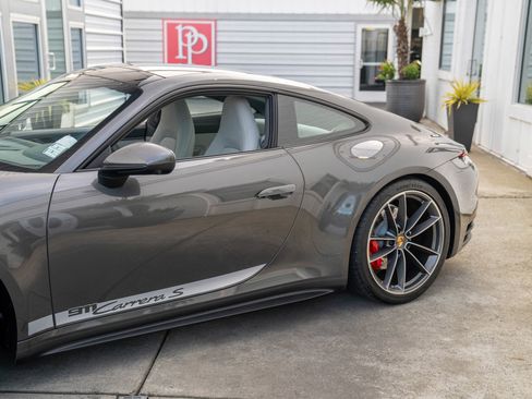 Used 2021 Porsche 911 Carrera S image 5