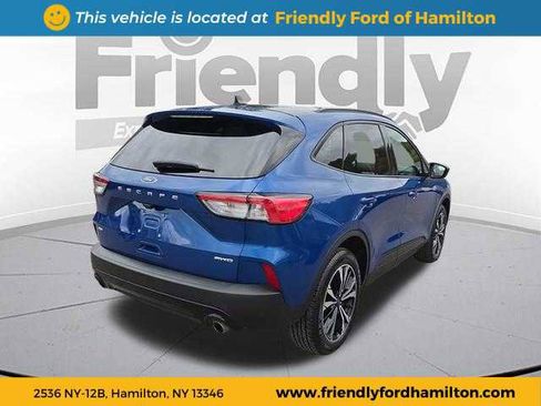 Used 2022 Ford Escape SE w/ SE Sport Appearance Package image 11