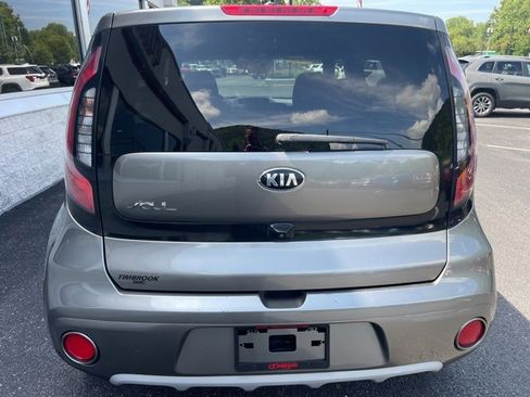Used 2019 Kia Soul + image 9