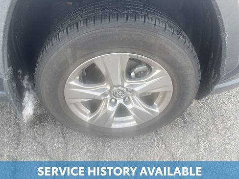 Used 2022 Toyota RAV4 XLE image 6