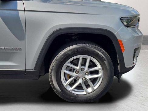 Used 2024 Jeep Grand Cherokee L Laredo w/ Luxury Tech Group I image 9