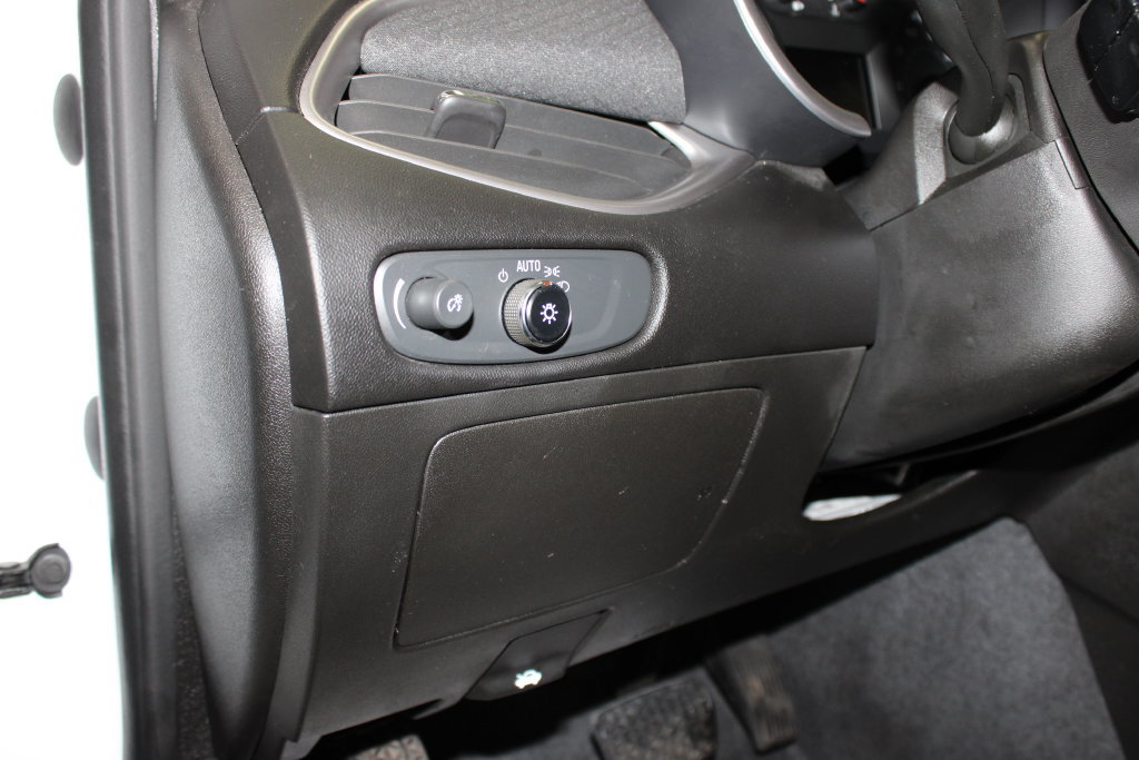 Used 2022 Chevrolet Malibu LS FWD image 21