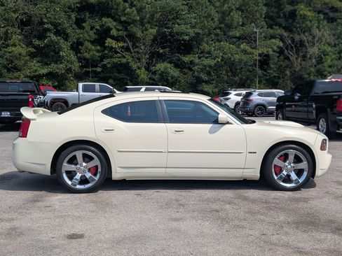 Used 2010 Dodge Charger R/T w/ Premium Appearance Group RWD image 10