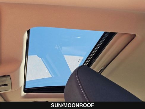 New 2025 Nissan Altima 2.5 SV image 30