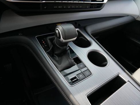 Certified 2025 Toyota Sienna XLE FWD image 18