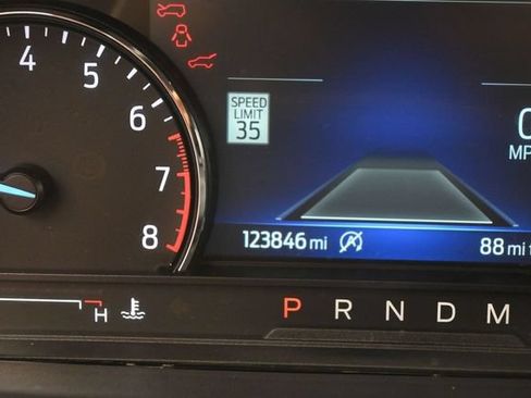 Used 2021 Ford Explorer XLT w/ Equipment Group 202A RWD image 21