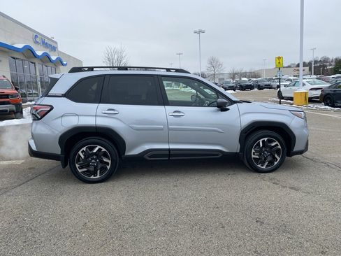 Used 2025 Subaru Forester Limited image 2