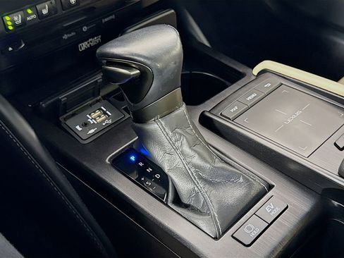 Certified 2021 Lexus ES 300h Ultra Luxury w/ Accessory Package 2 image 17