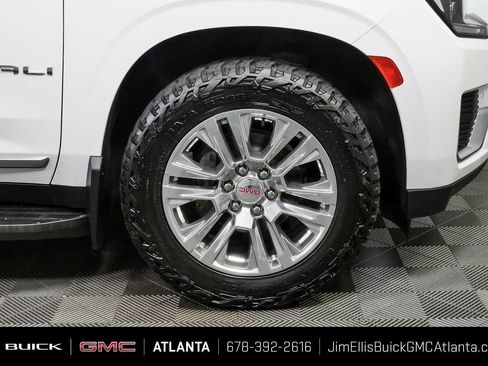 Used 2022 GMC Yukon XL Denali w/ Max Trailering Package AWD/4WD image 10