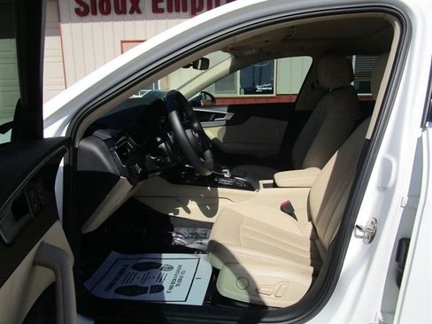 Used 2021 Audi A4 2.0T Premium image 11