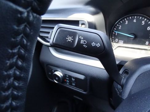 Used 2020 Ford Explorer XLT w/ Equipment Group 202A RWD image 16