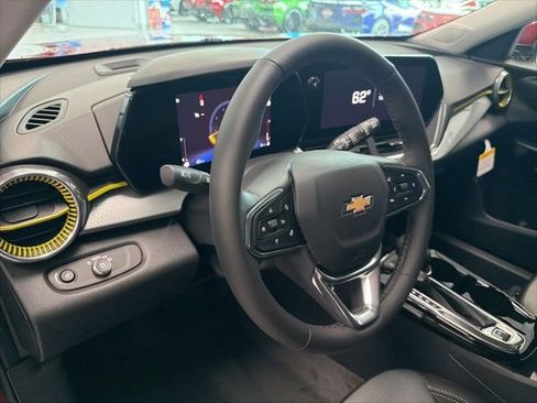 New 2026 Chevrolet Trax LT w/ Sunroof Package image 15