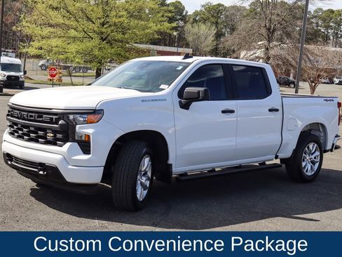 Used 2024 Chevrolet Silverado 1500 Custom image 3