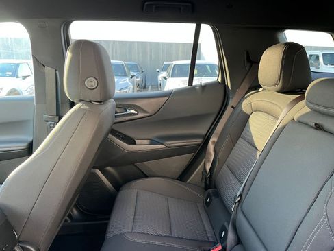 Used 2025 Chevrolet Equinox LT image 38