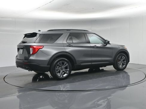 Certified 2023 Ford Explorer XLT w/ Equipment Group 202A RWD image 33