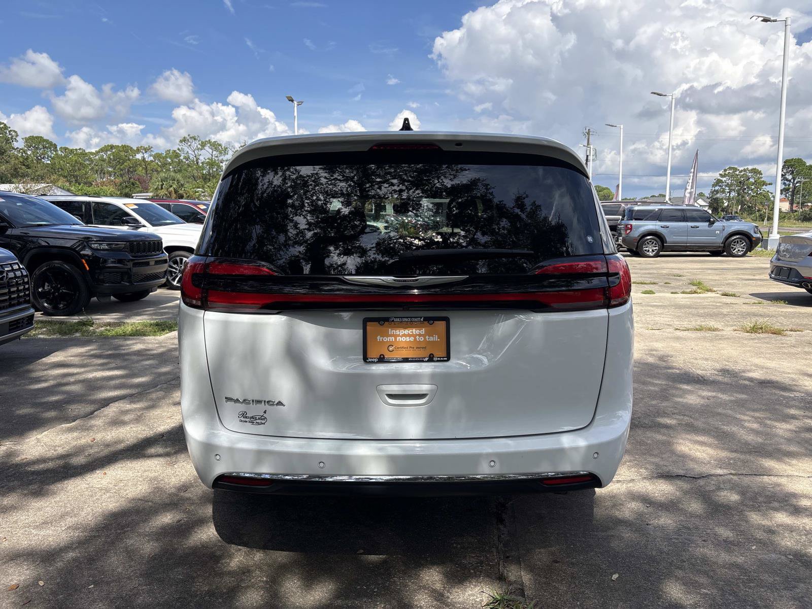 Certified 2025 Chrysler Pacifica Select FWD image 4