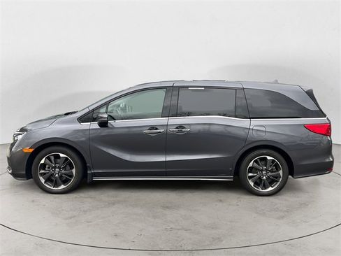 Used 2023 Honda Odyssey Touring image 2