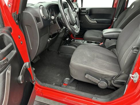 Used 2015 Jeep Wrangler Unlimited Sport w/ Connectivity Group image 11