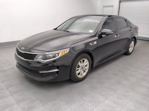 Used 2017 Kia Optima LX FWD image 2